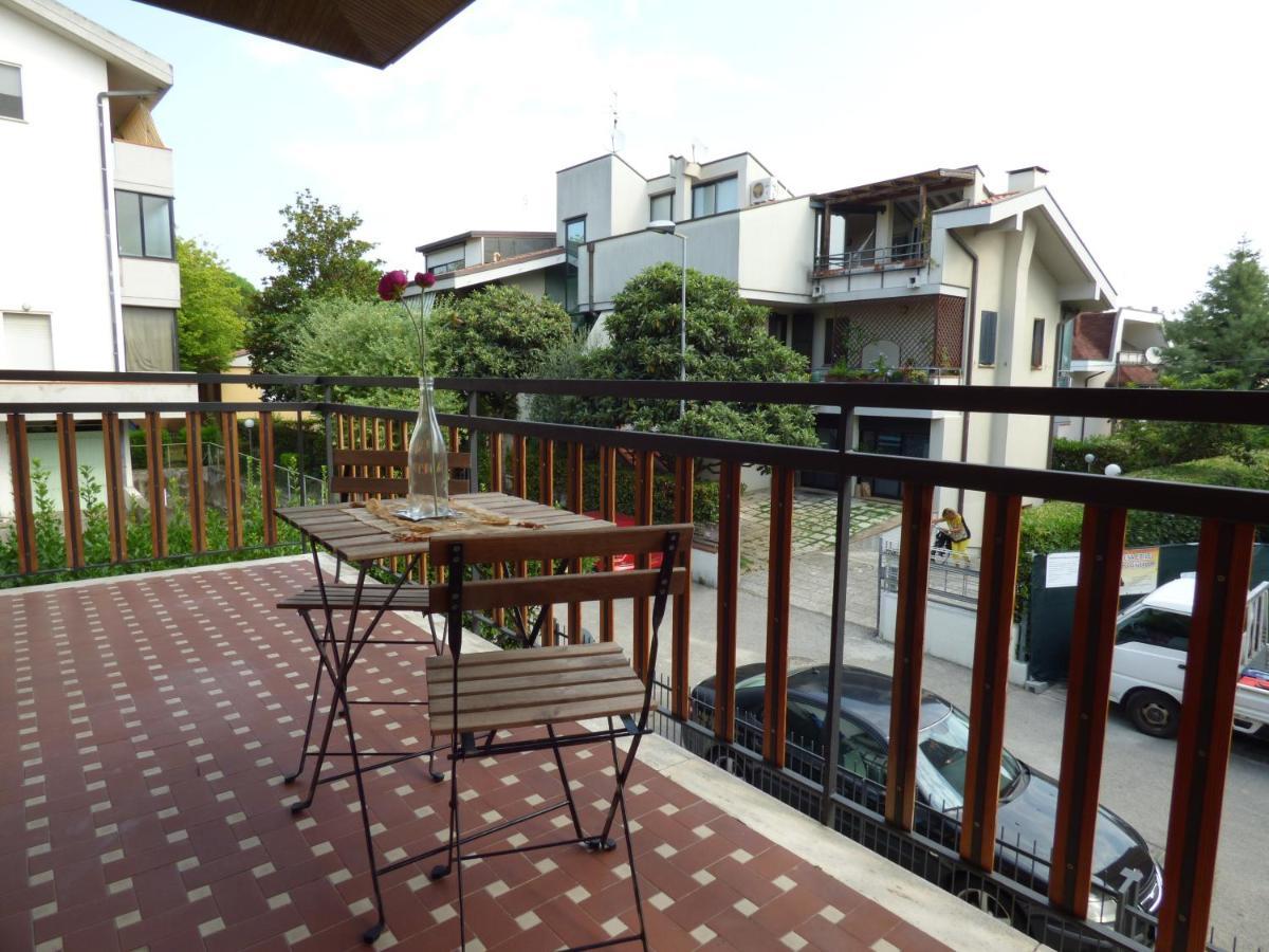 B&B Villa Montreux Rimini Exterior photo