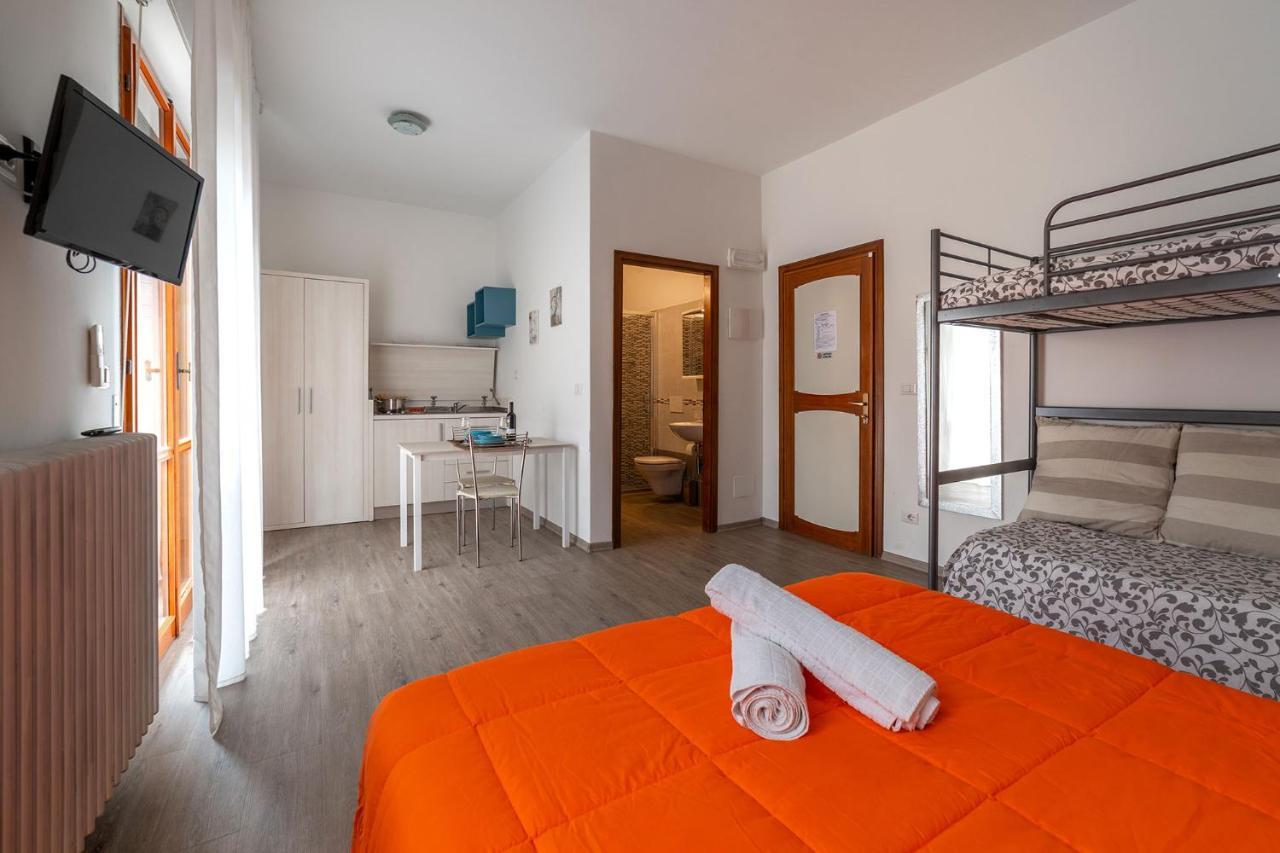 B&B Villa Montreux Rimini Exterior photo