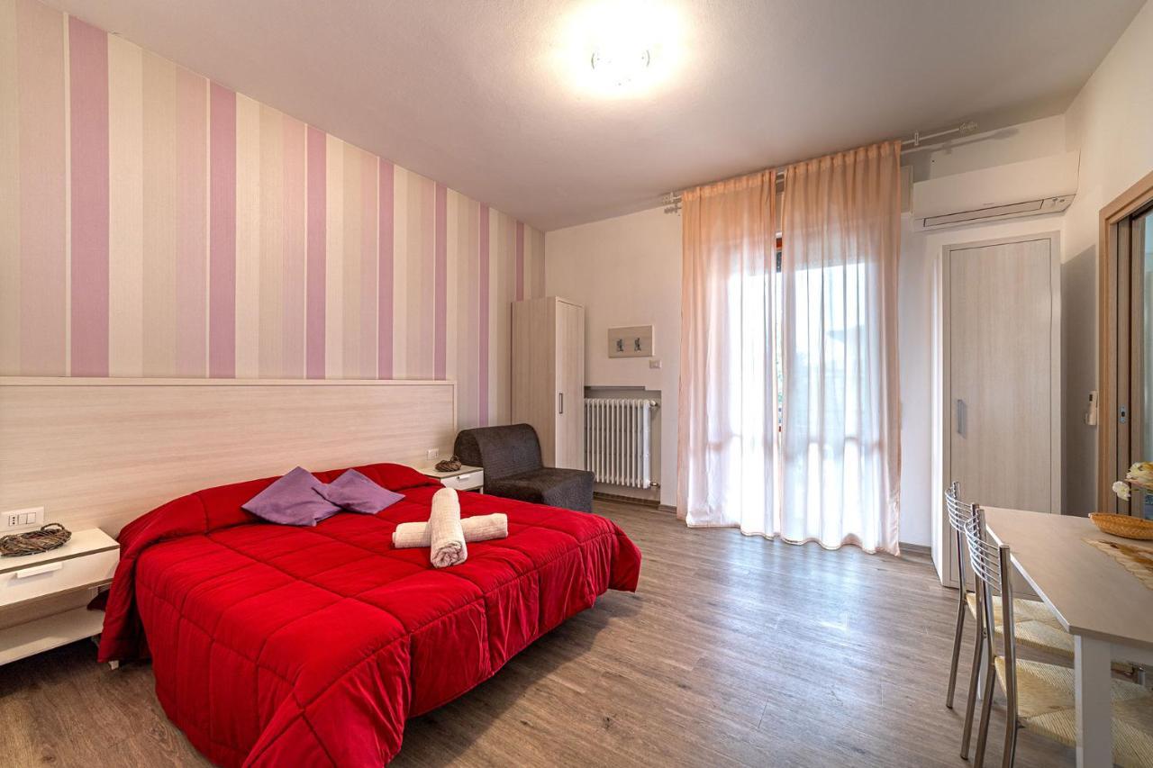 B&B Villa Montreux Rimini Exterior photo
