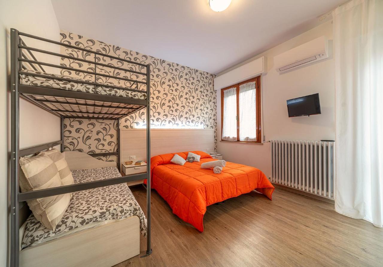B&B Villa Montreux Rimini Exterior photo